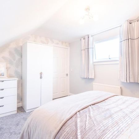 Bright, Fresh, Renovated 3 Bedroom Apartment In The Heart Of Montrose Region Region Angus Exterior foto