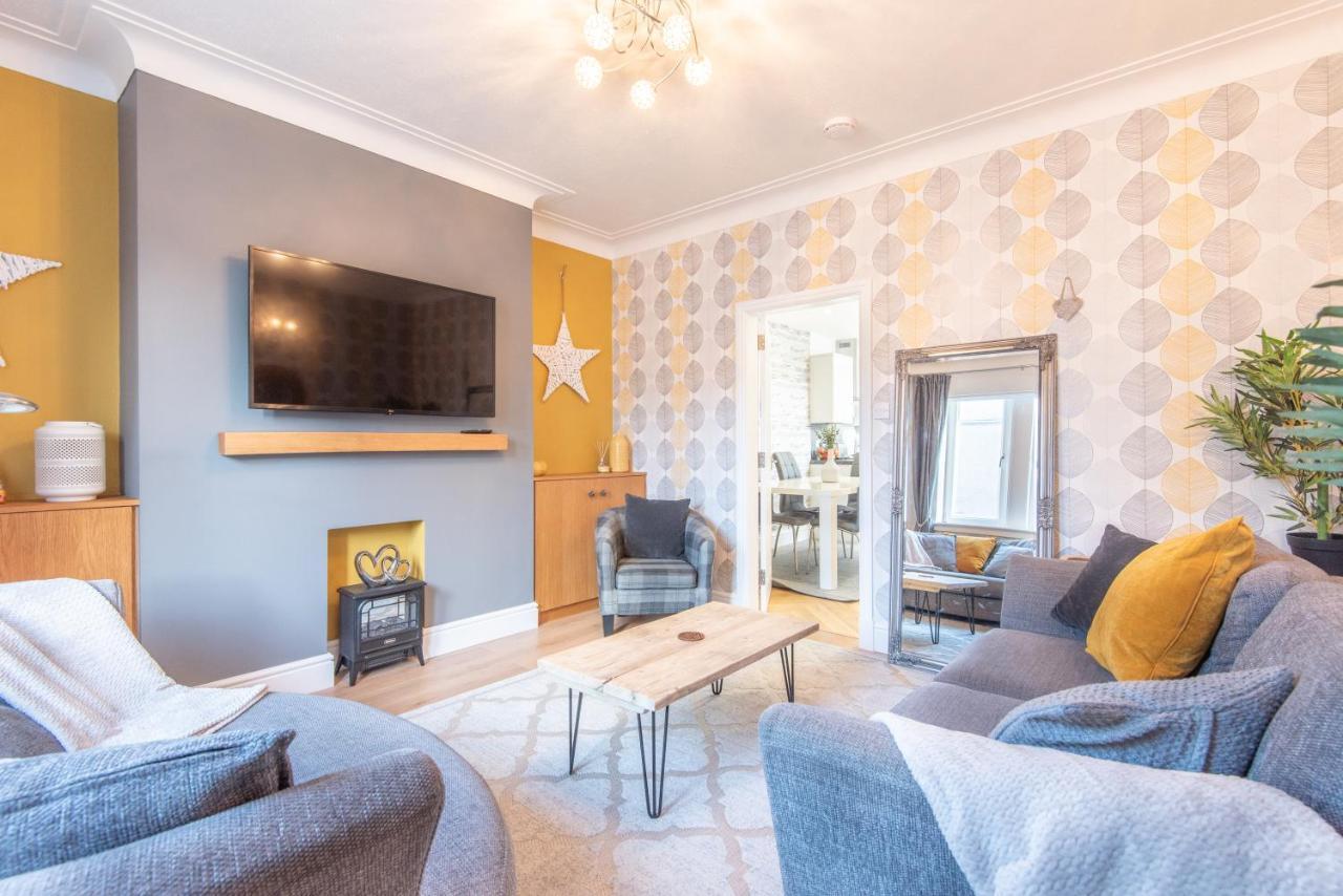 Bright, Fresh, Renovated 3 Bedroom Apartment In The Heart Of Montrose Region Region Angus Exterior foto