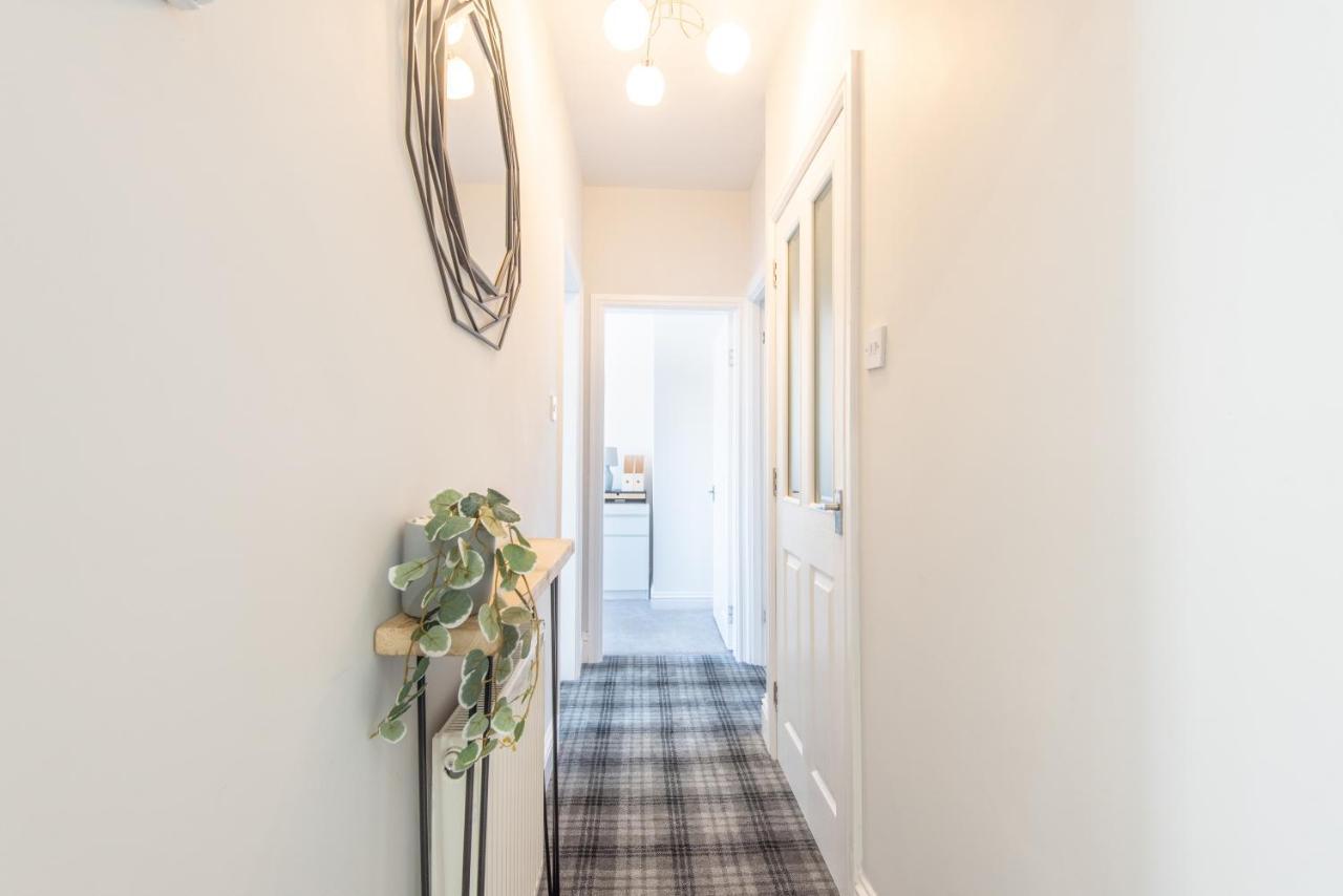 Bright, Fresh, Renovated 3 Bedroom Apartment In The Heart Of Montrose Region Region Angus Exterior foto