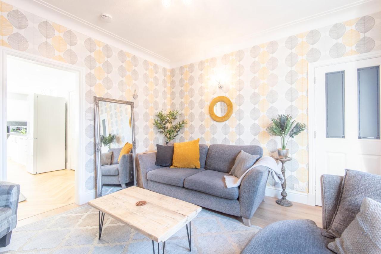 Bright, Fresh, Renovated 3 Bedroom Apartment In The Heart Of Montrose Region Region Angus Exterior foto