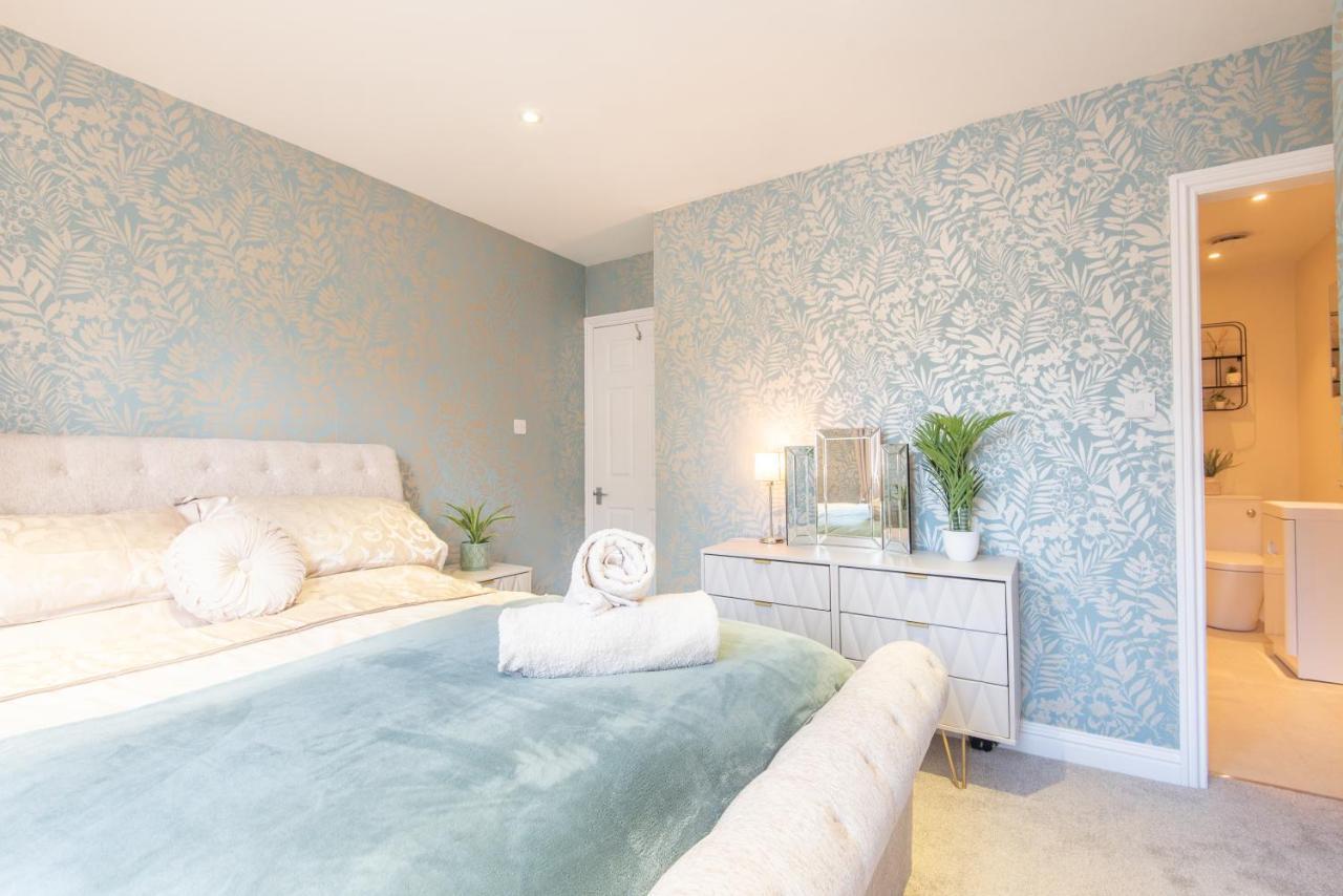 Bright, Fresh, Renovated 3 Bedroom Apartment In The Heart Of Montrose Region Region Angus Exterior foto